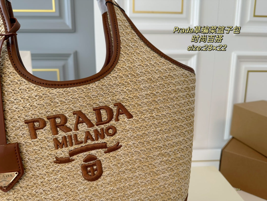 【人気爆発】PRADA 新作ストロー トートバッグ