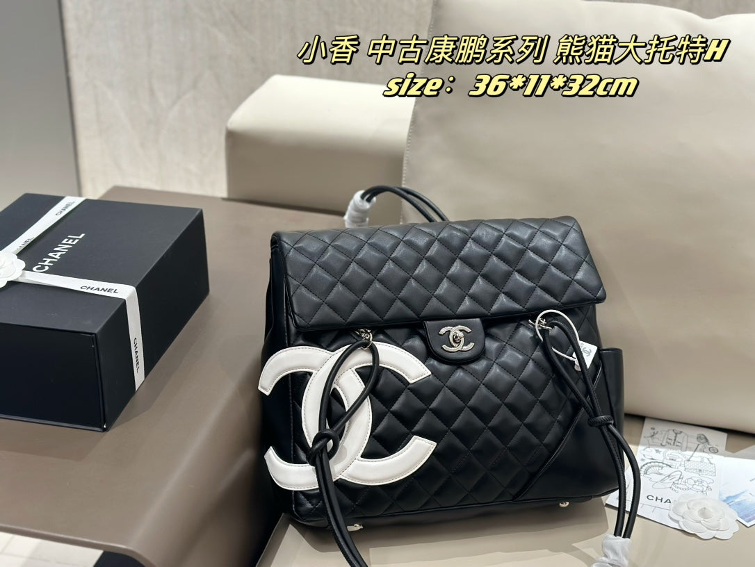 【人気爆発】Chanel ビッグCロゴ ショルダーバッグ